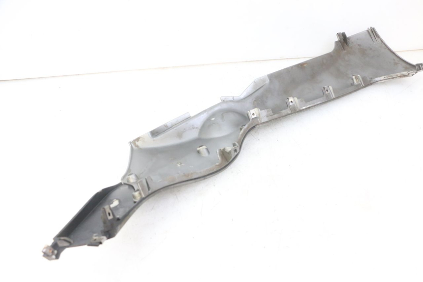 photo de BAS DE CAISSE DROIT PIAGGIO MP3 LT 300 (2010 - 2016) - Points de fixation