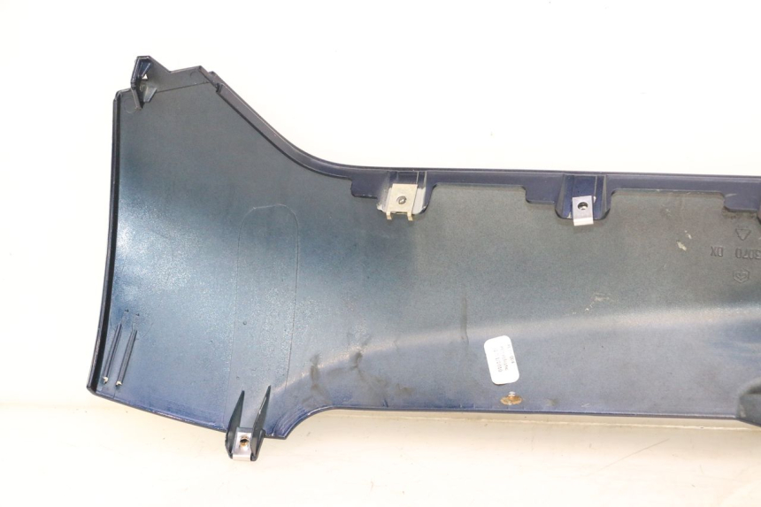 photo de BAS DE CAISSE DROIT PIAGGIO MP3 LT 400 (2007 - 2012) - Vue produit