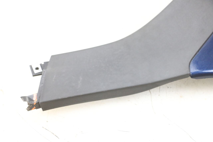 photo de BAS DE CAISSE DROIT PIAGGIO MP3 RL 250 (2007 - 2010) - Détail de la pièce