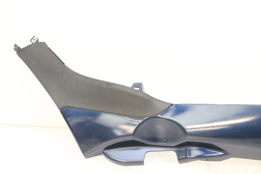 photo de BAS DE CAISSE DROIT PIAGGIO MP3 RL 250 (2007 - 2010) - Marquages et références