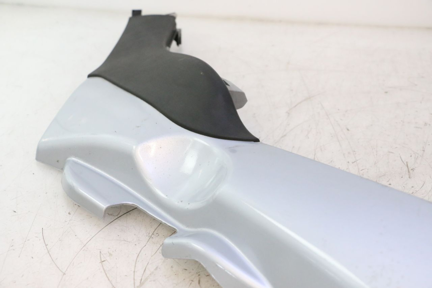 photo de BAS DE CAISSE DROIT PIAGGIO MP3 125 (2006 - 2014) - Détail de la pièce