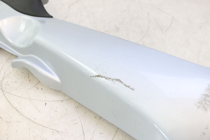photo de BAS DE CAISSE DROIT PIAGGIO MP3 125 (2006 - 2014) - Zoom état d’usage