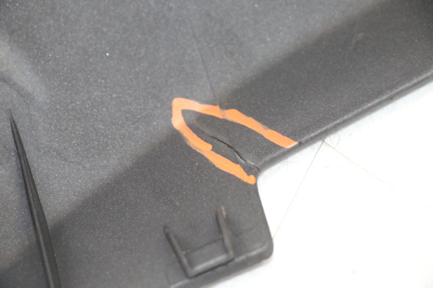 photo de BAS DE CAISSE DROIT HONDA PCX (JF57/JF64) 125 (2014 - 2018)