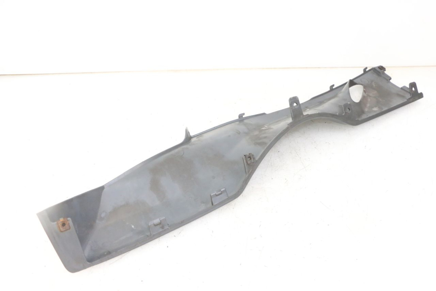 photo de BAS DE CAISSE DROIT SUZUKI UH BURGMAN 125 (2002 - 2006)