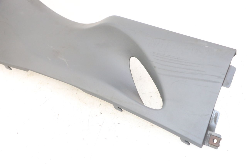 photo de BAS DE CAISSE DROIT SUZUKI UH BURGMAN 125 (2002 - 2006)