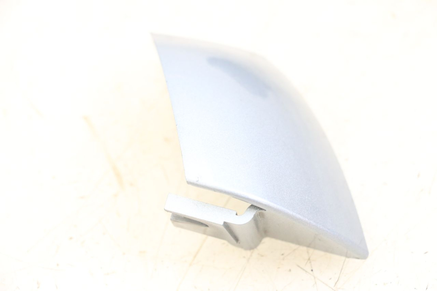 photo de BAS DE CAISSE DROIT PIAGGIO VESPA PRIMAVERA 4T 50 (2021 - 2024) - Détail de la pièce