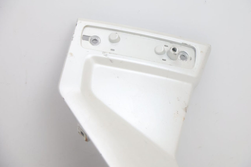 photo de BAS DE CAISSE DROIT YAMAHA XMAX X-MAX 125 (2006 - 2009) - Gros plan technique