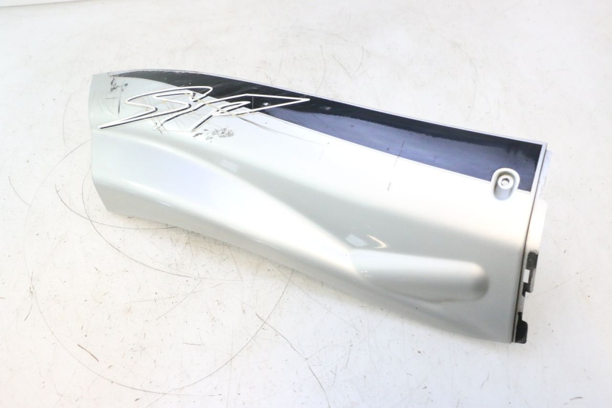 photo de BAS DE CAISSE DROIT YAMAHA YP MAJESTY 125 (2002 - 2006) - Gros plan technique