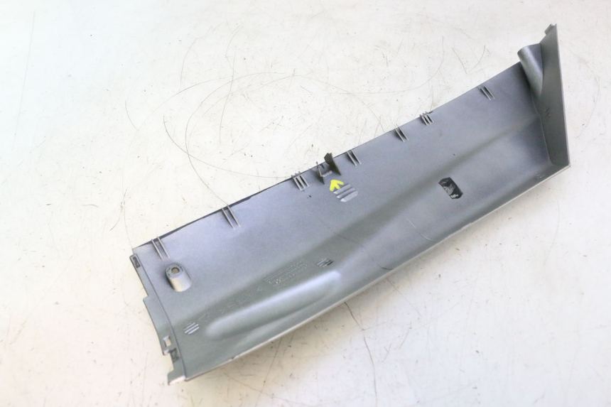 photo de BAS DE CAISSE DROIT YAMAHA YP MAJESTY 125 (2002 - 2006) - Pièce contrôlée