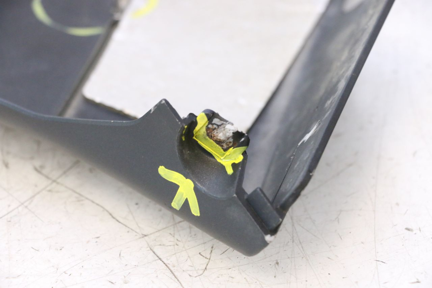 photo de BAS DE CAISSE DROIT YAMAHA YZF R6 600 (2008 - 2009) - Focus structure