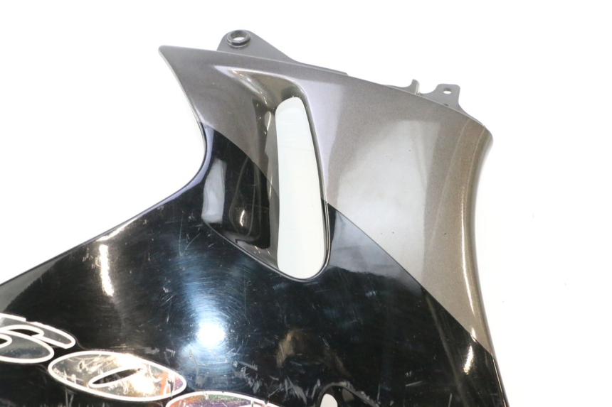 photo de BAS DE CAISSE DROIT KAWASAKI ZZR 600 (1995 - 2004) - Gros plan technique