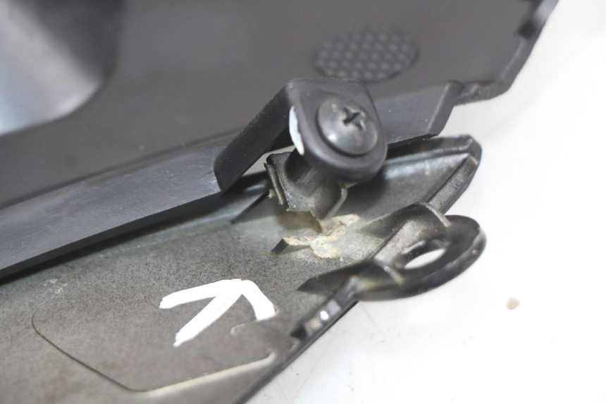 photo de BAS DE CAISSE GAUCHE KYMCO AGILITY 16+ 4T 50 (2018 - 2023)