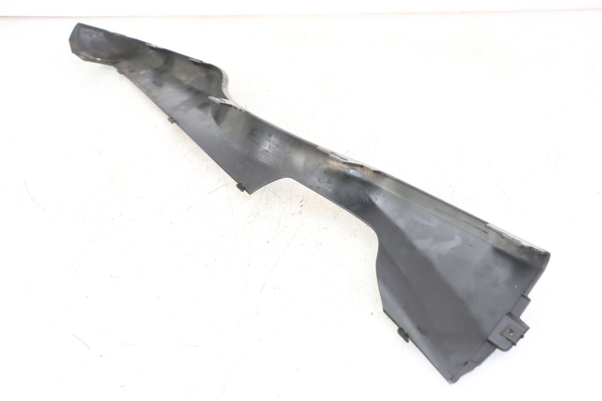 photo de BAS DE CAISSE GAUCHE SUZUKI BURGMAN 125 (2018 - 2021)