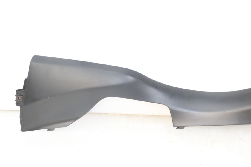 photo de BAS DE CAISSE GAUCHE SUZUKI BURGMAN 125 (2018 - 2021)