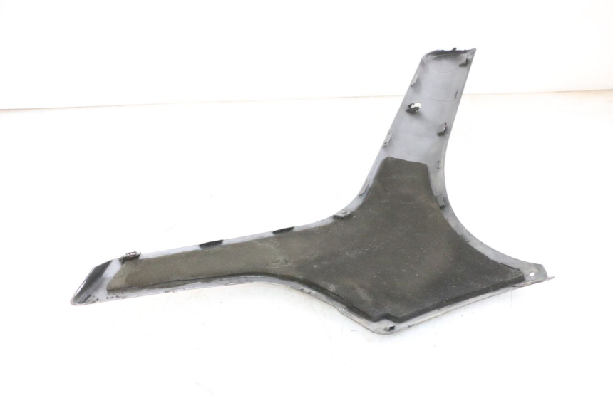 photo de BAS DE CAISSE GAUCHE SUZUKI BURGMAN 650 (2013 - 2020)