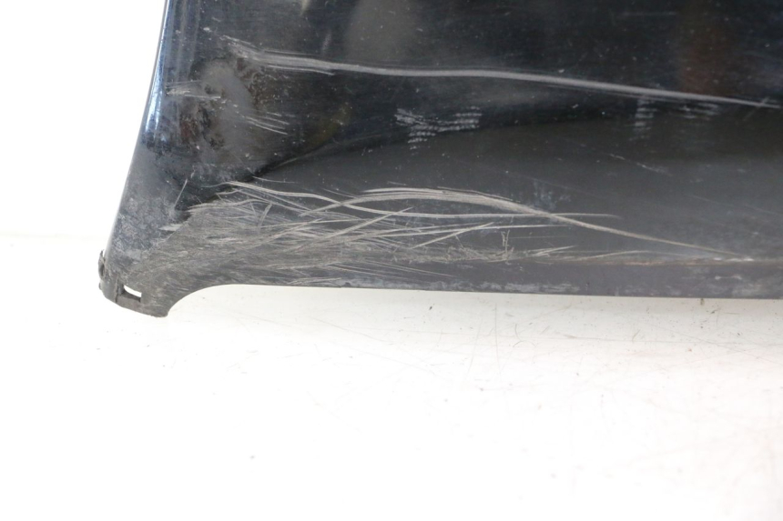 photo de BAS DE CAISSE GAUCHE SUZUKI BURGMAN EXECUTIVE ABS 650 (2006 - 2012) - Aperçu profil