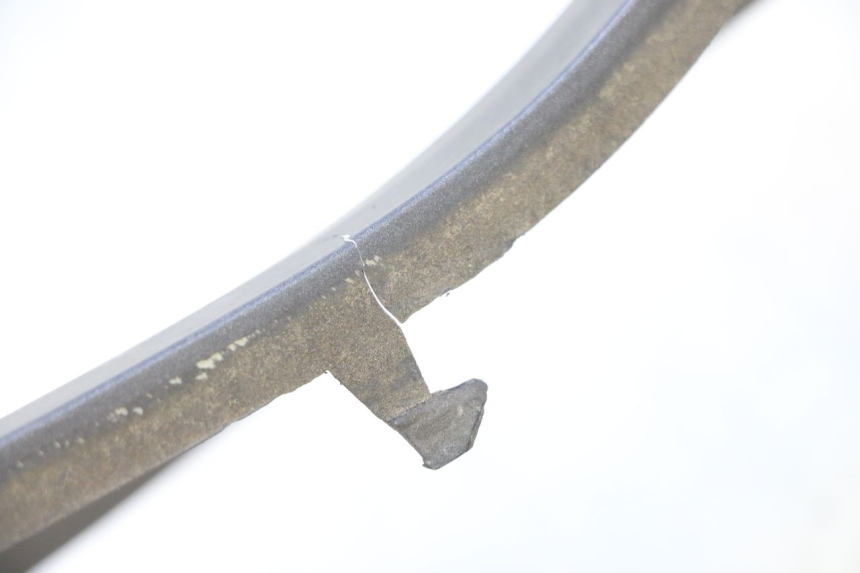 photo de BAS DE CAISSE GAUCHE SYM GTS EVO 125 (2009 - 2013) - État de surface