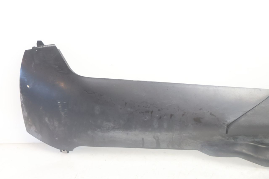 photo de BAS DE CAISSE GAUCHE PIAGGIO MP3 500 (2016 - 2018) - Détail de la pièce