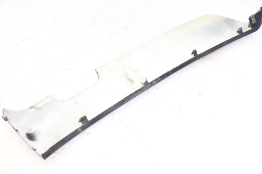 photo de BAS DE CAISSE GAUCHE JM MOTORS OLDIES GT 4T 50 (2018 - 2025) - Gros plan technique