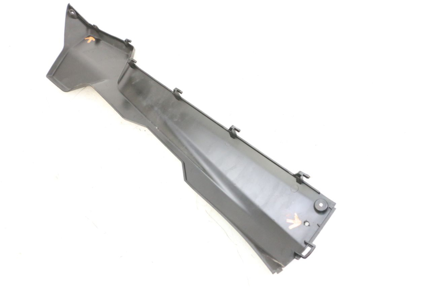 photo de BAS DE CAISSE GAUCHE SYM ORBIT III 3 4T 50 (2018 - 2021) - Gros plan technique