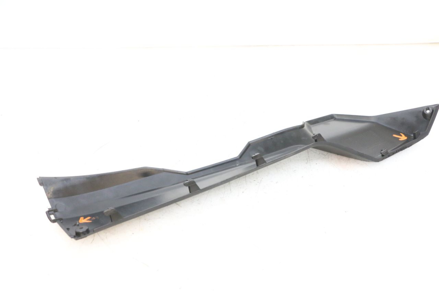 photo de BAS DE CAISSE GAUCHE SYM ORBIT III 3 4T 50 (2018 - 2021) - État de surface