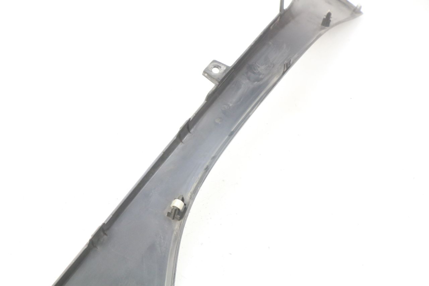 photo de BAS DE CAISSE GAUCHE SUZUKI AN BURGMAN 400 (2006 - 2010)