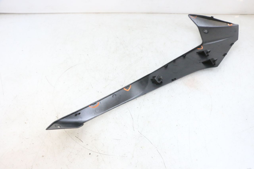 photo de BAS DE CAISSE GAUCHE YAMAHA TRICITY 300 (2020 - 2024) - État de surface