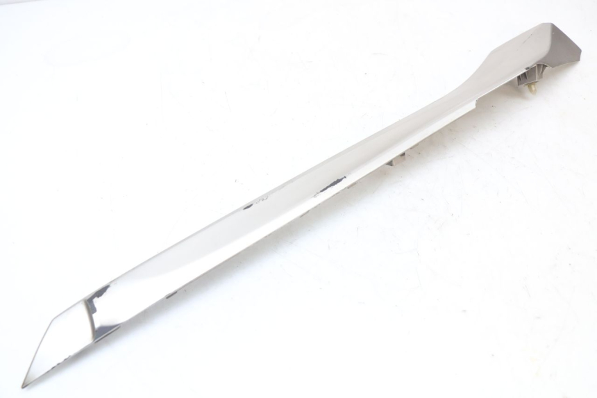 photo de BAS DE CAISSE GAUCHE YAMAHA XMAX X-MAX ABS 125 (2017 - 2020)