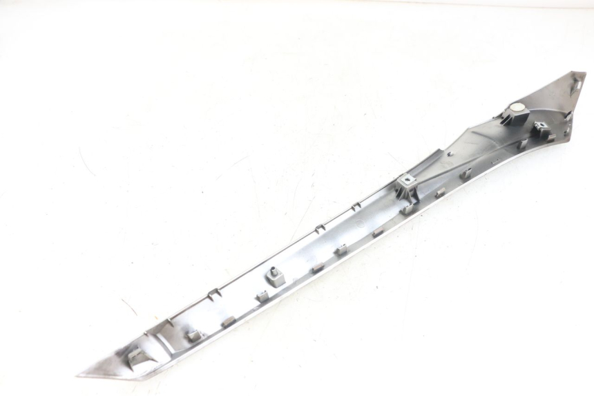 photo de BAS DE CAISSE GAUCHE YAMAHA XMAX X-MAX ABS 125 (2017 - 2020)