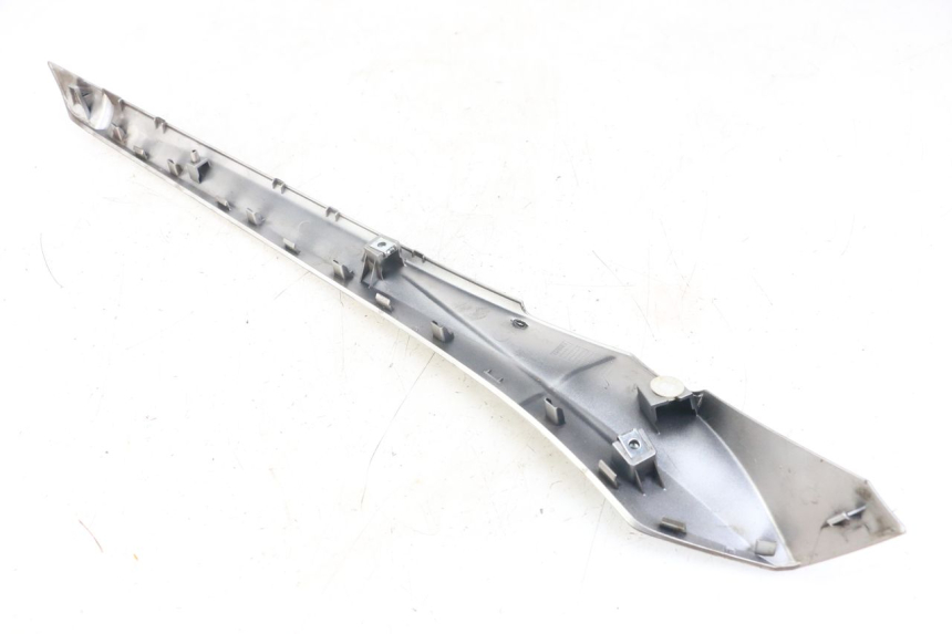 photo de BAS DE CAISSE GAUCHE YAMAHA XMAX X-MAX ABS 125 (2017 - 2020)