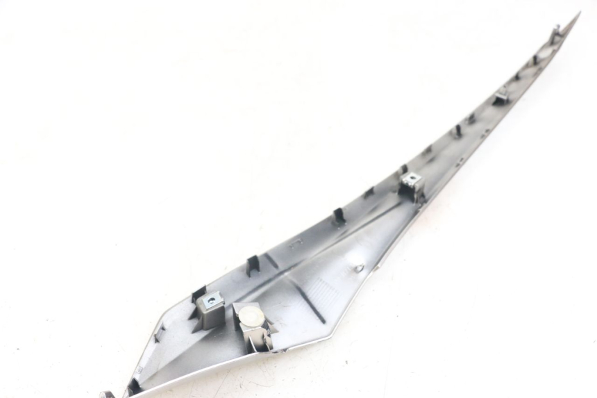 photo de BAS DE CAISSE GAUCHE YAMAHA XMAX X-MAX ABS 125 (2017 - 2020)