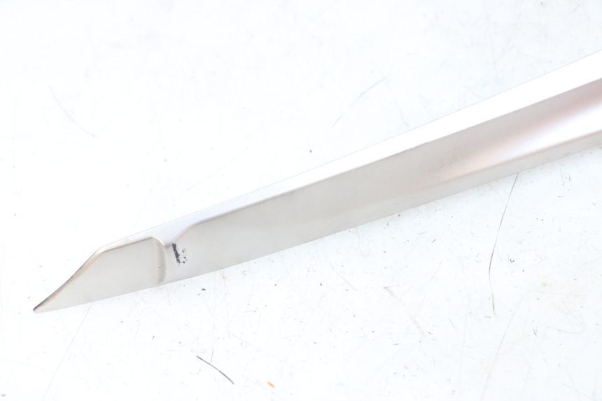 photo de BAS DE CAISSE GAUCHE YAMAHA XMAX X-MAX ABS 125 (2017 - 2020)