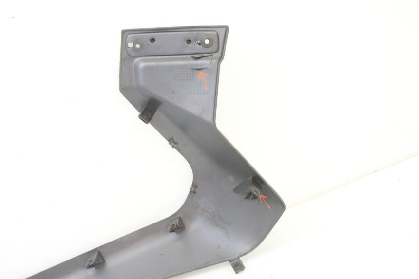 photo de BAS DE CAISSE GAUCHE YAMAHA XMAX X-MAX 125 (2006 - 2009)