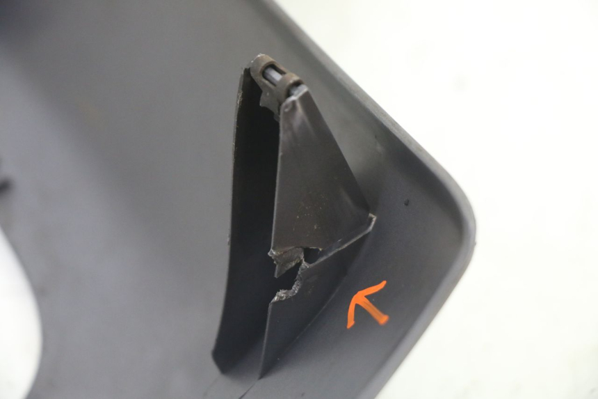 photo de BAS DE CAISSE GAUCHE YAMAHA XMAX X-MAX 125 (2006 - 2009)