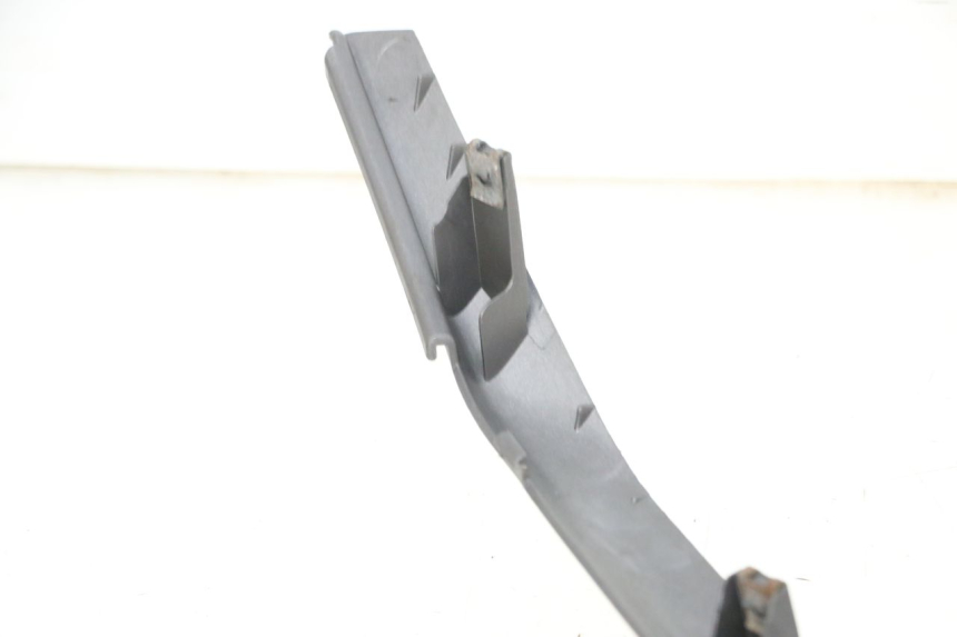 photo de BAS DE CAISSE GAUCHE YAMAHA XMAX X-MAX 125 (2006 - 2009) - Zoom état d’usage