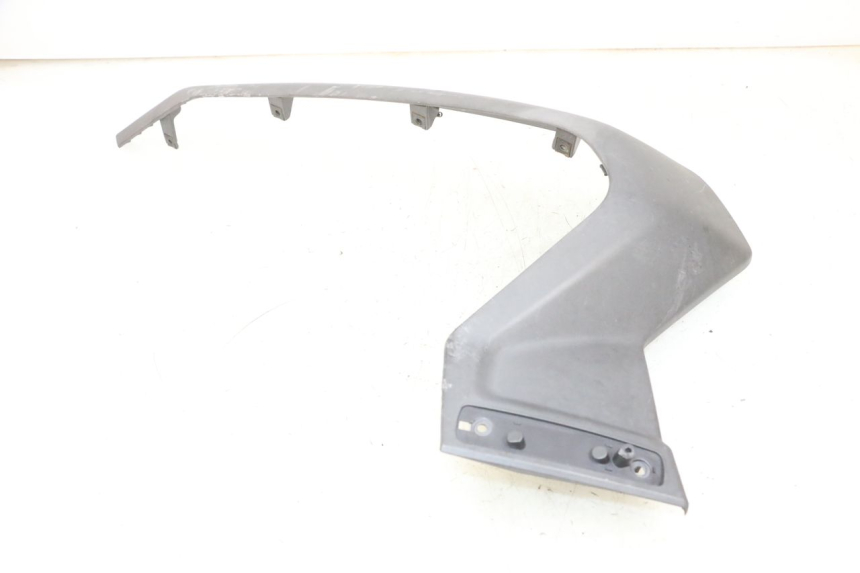 photo de BAS DE CAISSE GAUCHE YAMAHA XMAX X-MAX 125 (2006 - 2009) - Gros plan technique