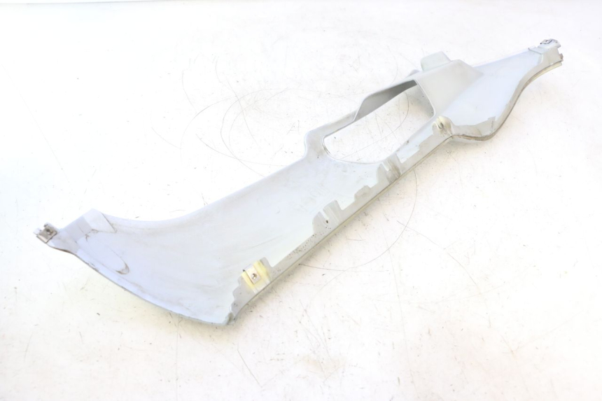 photo de BAS DE CAISSE GAUCHE PIAGGIO X8 STREET 125 (2006 - 2007) - Points de fixation