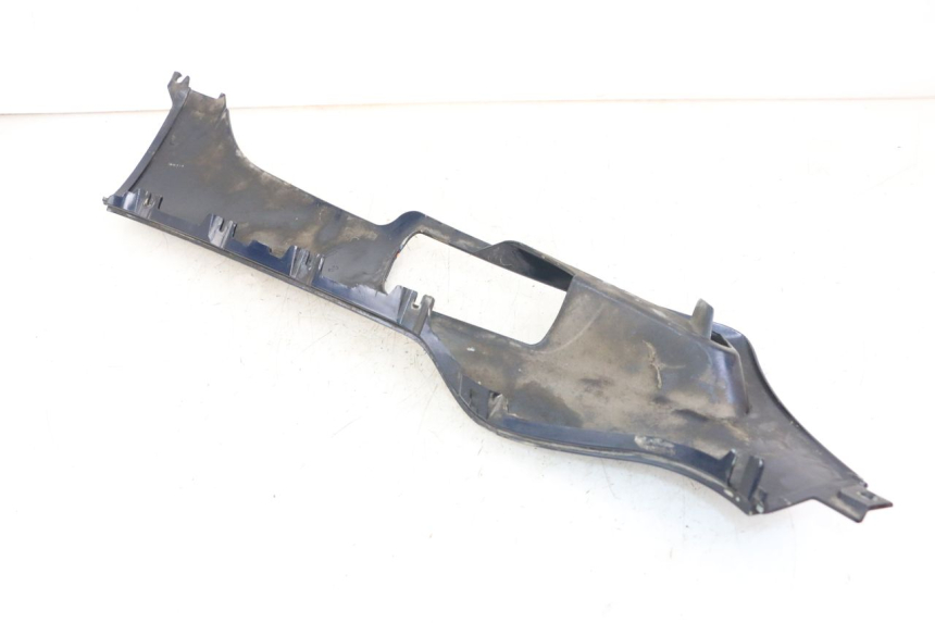 photo de BAS DE CAISSE GAUCHE PIAGGIO XEVO - X EVO 125 (2007 - 2016) - Autre angle de vue