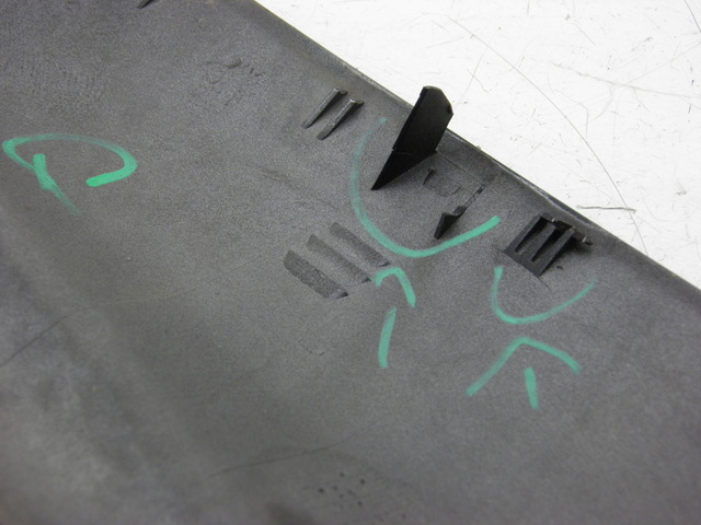 photo de BAS DE CAISSE GAUCHE YAMAHA YP MAJESTY 125 (2002 - 2006)