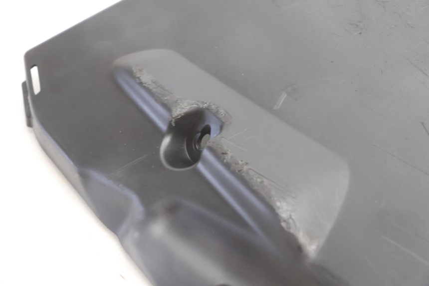 photo de BAS DE CAISSE PEUGEOT KISBEE 4T 50 (2010 - 2017) - Gros plan technique