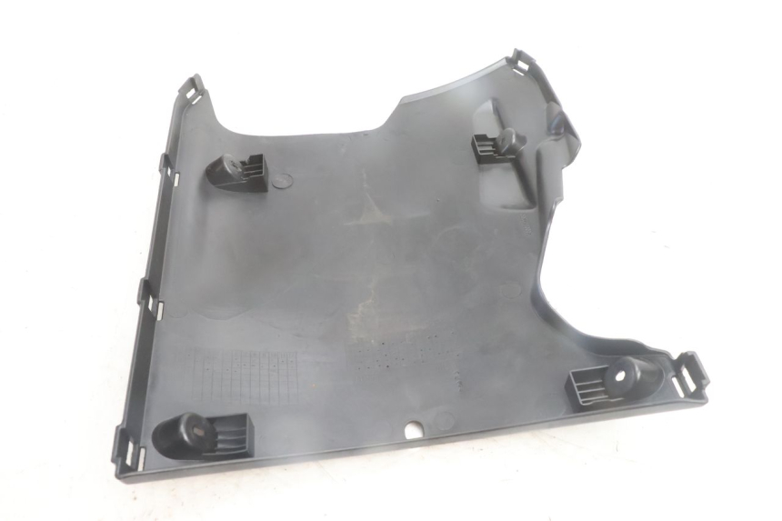 photo de BAS DE CAISSE PEUGEOT KISBEE 4T 50 (2010 - 2017) - État de surface