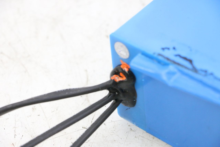 photo de BATTERIE URBANGLIDE E-CROSS PRO 1 - Zoom composants