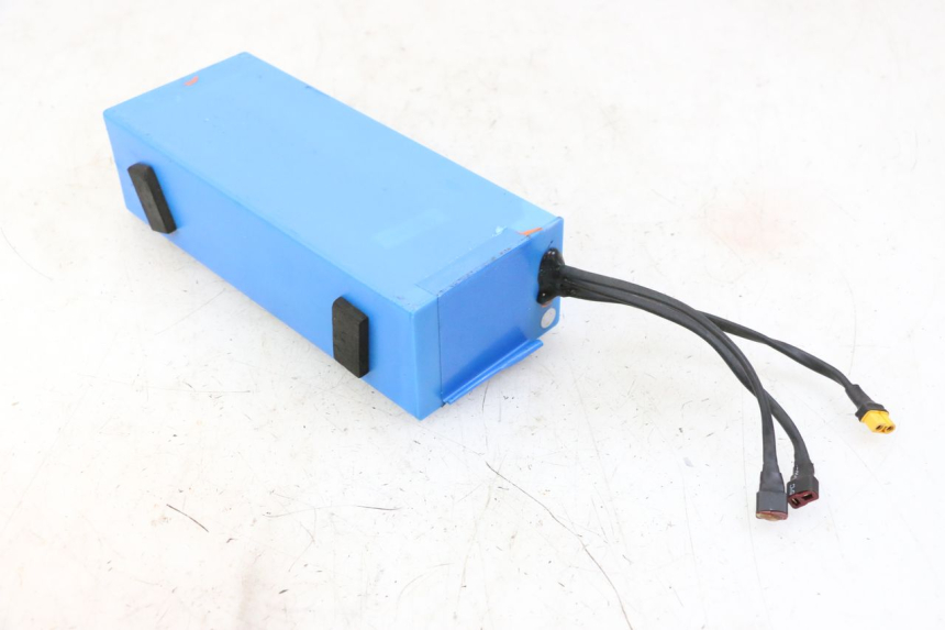 photo de BATTERIE URBANGLIDE E-CROSS PRO 1 - Gros plan technique