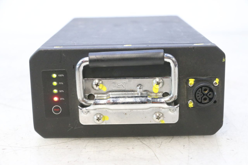 photo de BATTERIE WAYSCRAL E-START 1 (2018 - 2022) - Gros plan technique
