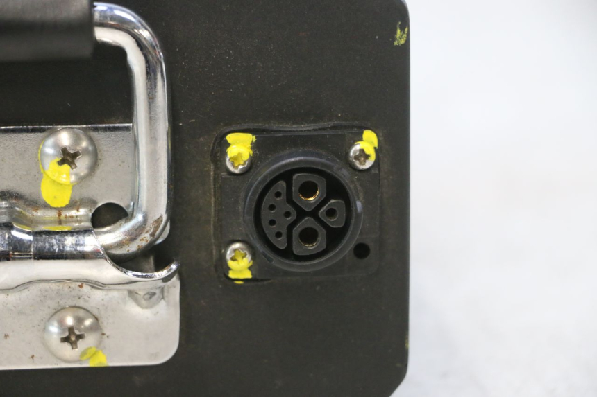 photo de BATTERIE WAYSCRAL E-START 1 (2018 - 2022) - Points de fixation