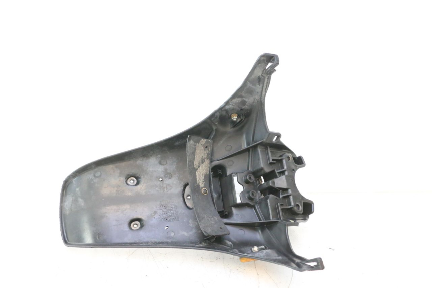 photo de BAVETTE ARRIERE PIAGGIO FLY 2T 50 (2004 - 2017) - Gros plan technique