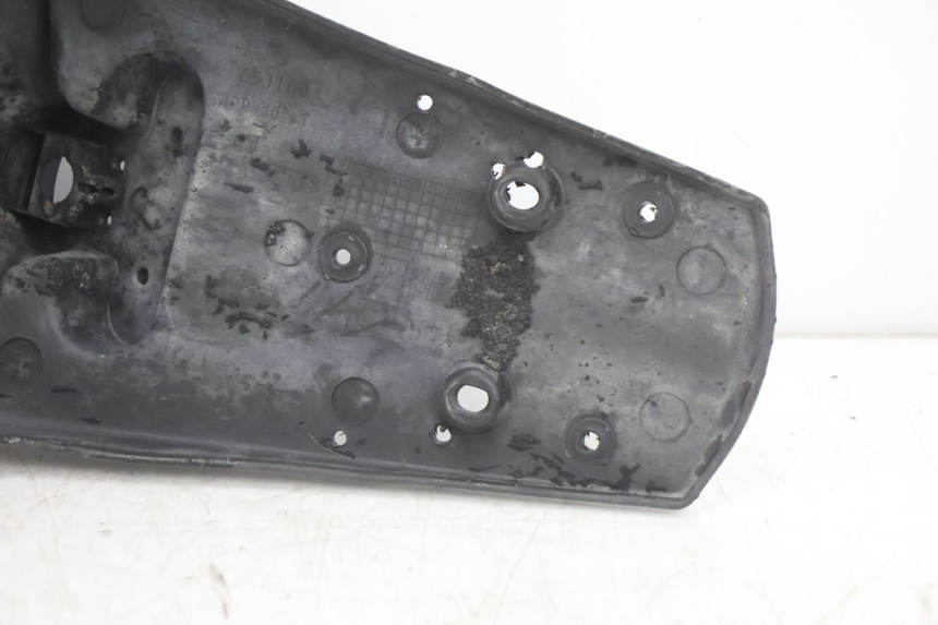 photo de BAVETTE ARRIERE GILERA GP 800 (2007 - 2013) - Photo complémentaire