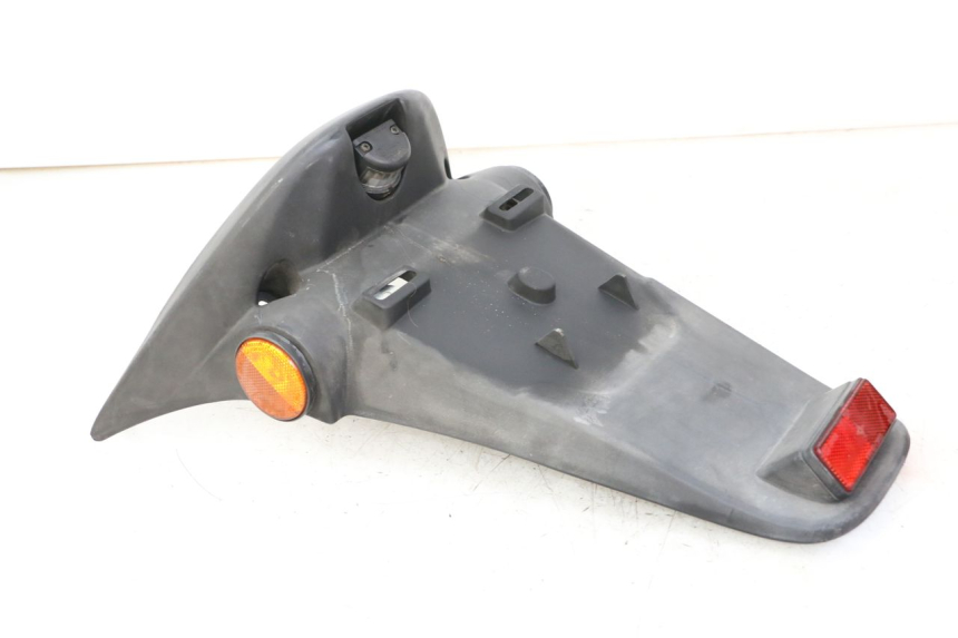 photo de BAVETTE ARRIERE KYMCO GRAND DINK 125 (2008 - 2014) - Gros plan technique