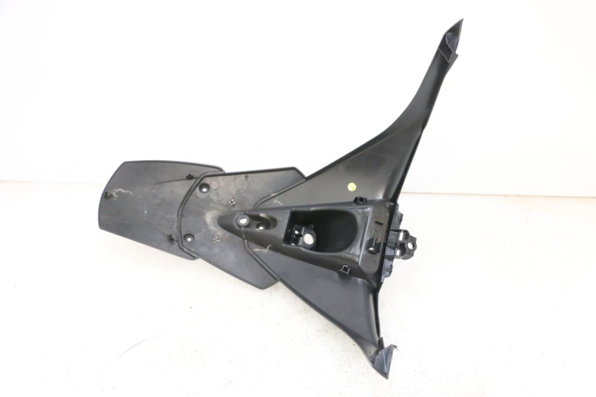 photo de BAVETTE ARRIERE PIAGGIO MP3 HPE 300 (2019 - 2026) - Gros plan technique