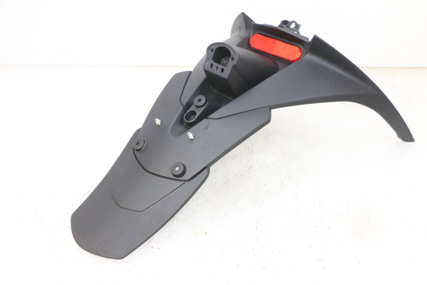 photo de BAVETTE ARRIERE PIAGGIO MP3 HPE 300 (2019 - 2026) - Marquages et références